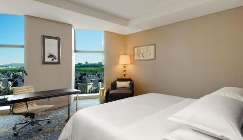 Guest Room, 1 King