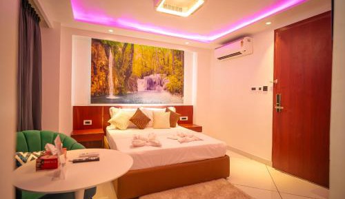 Queen Room