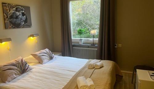 Standard Twin Room with Shared Bathroom