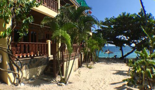 Beachside Double Room With Air Conditioning