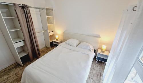 One-Bedroom Apartment with City View