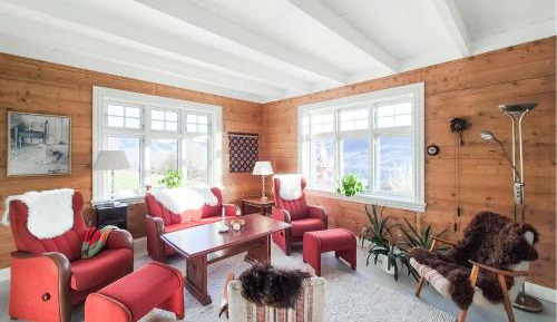 Six-Bedroom Holiday Home