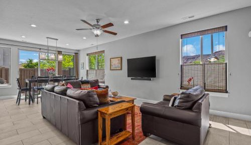 Three-Bedroom Holiday Home 
