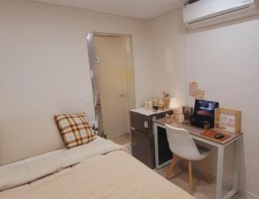 Single Room with Private Bathroom