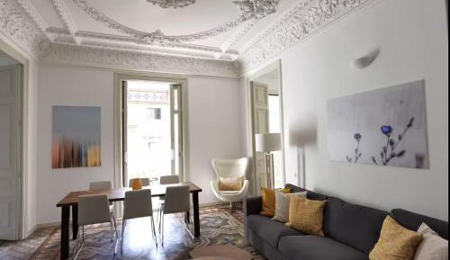 Three-Bedroom Deluxe Apartment