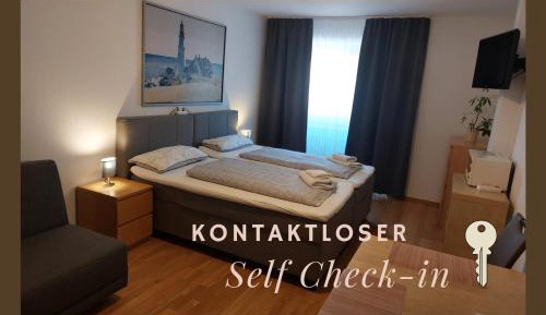 Studio, Large Double Bed (2-3 Adults)