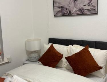 Deluxe Double Room with Shower