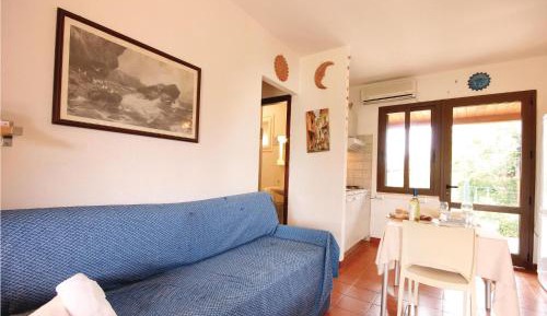 One-Bedroom Holiday Home