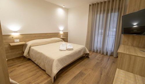 Quadruple Room with Private Bathroom