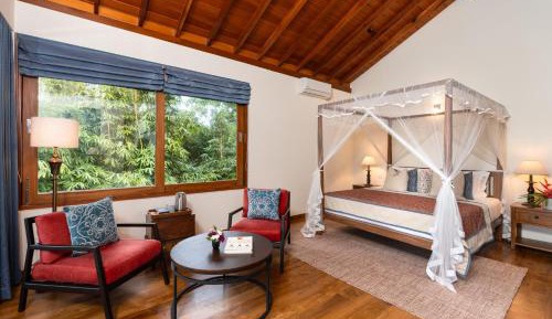 Family Room with Garden View