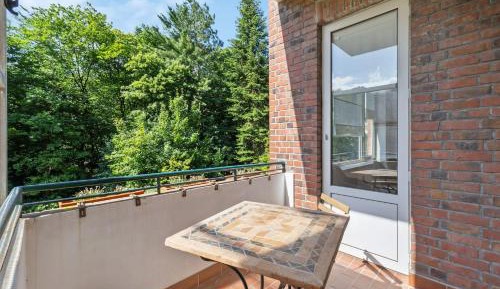 Apartment with Garden View