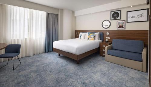 Queen Room - Mobility Access
