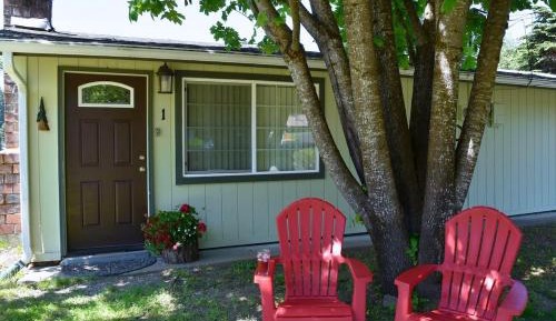 One-Bedroom Holiday Home