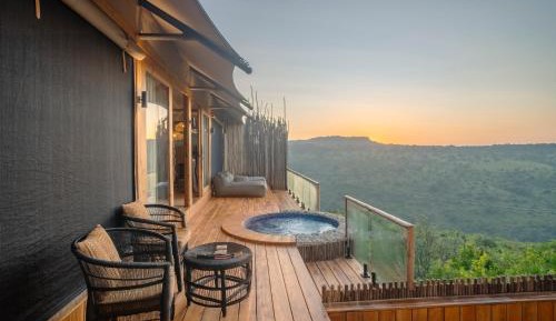 Suite with Mountain View