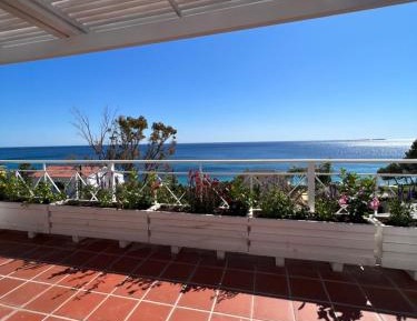 Studio Apartment with Sea View