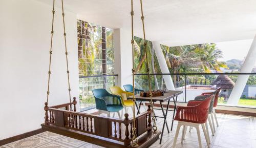 Villa with Garden View