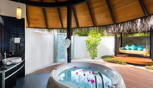 Deluxe Beach Villa - Free Transfer, 2 pax, 7 nights minimum
