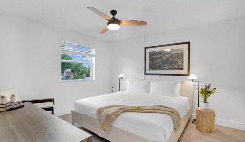 Deluxe Two-Bedroom Apartment (Self Check-in with Virtual Front Desk)