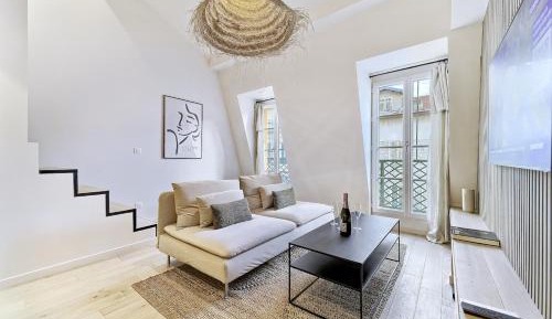 Two-Bedroom Deluxe Apartment with Balcony