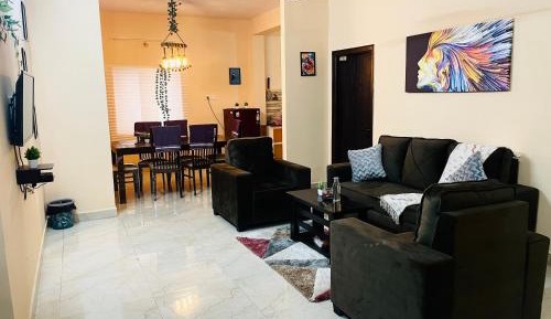 Three-Bedroom Apartment with Balcony