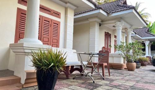 Deluxe Bungalow with Garden View