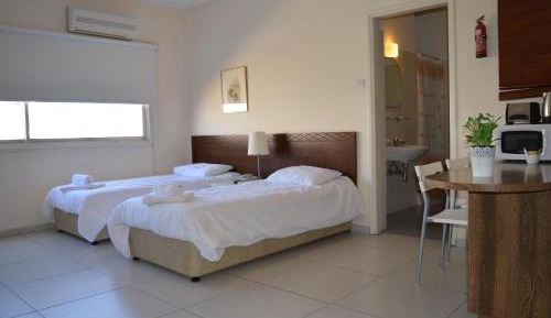 Studio (2 Adults)