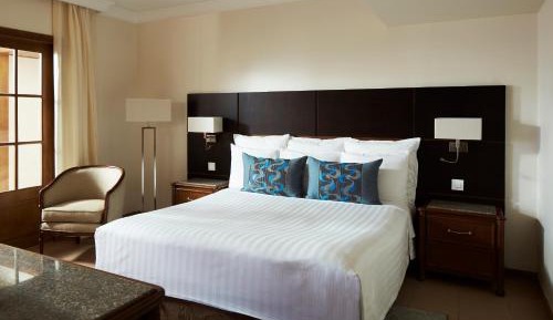One-Bedroom Cupid King Suite with Sea View
