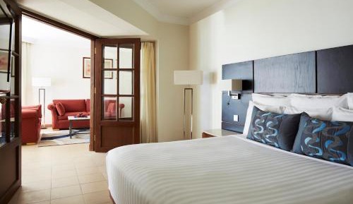 One-Bedroom Venus King Suite with Sea View
