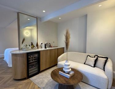 Superior Deluxe Double or Twin Room 