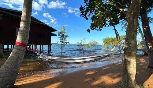 Bungalow with Patio