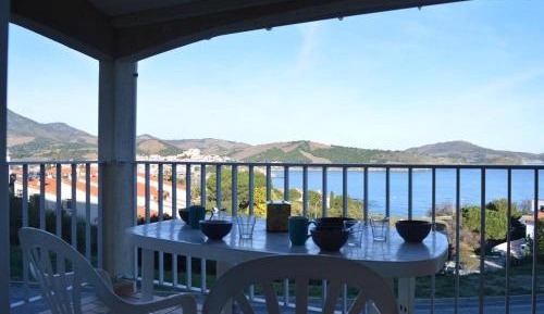 Studio Apartment with Sea View