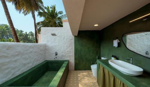 Queen Room with Pool View