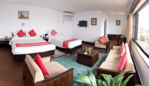 Deluxe Family Room