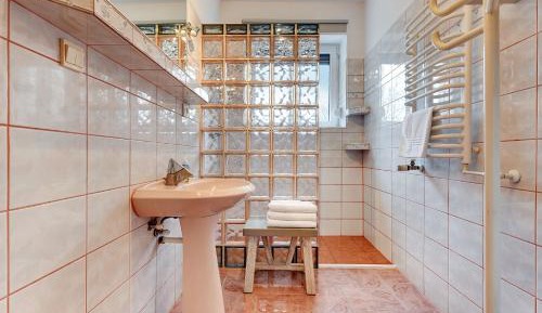 Standard Double Room with Shared Bathroom