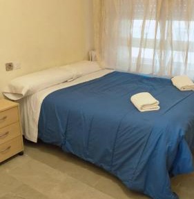 Single Room with Shared Bathroom