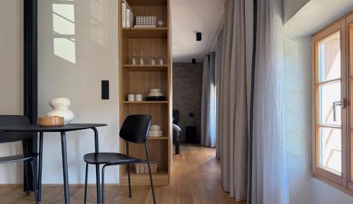 Apartment with Shower