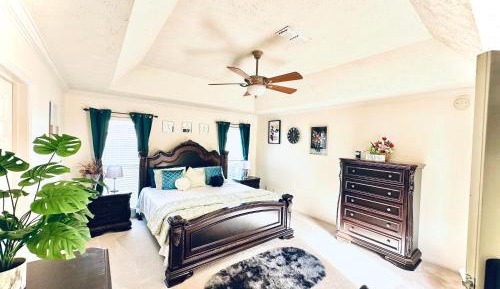 Deluxe King Suite