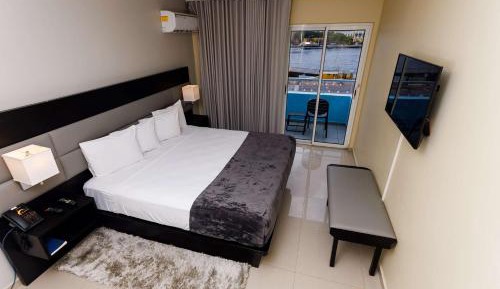 King Room with Balcony and Harbor View - Non-Smoking