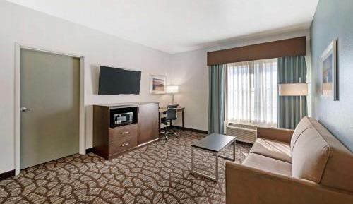 King Room with Mobility Accessible Tub