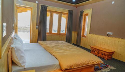 Double Room with Balcony (2 Adults + 1 Child)
