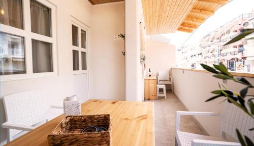 Three-Bedroom Apartment with Balcony