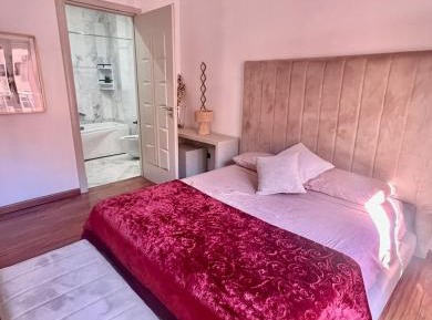 Three-Bedroom Deluxe Apartment