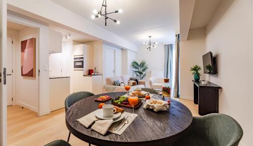 One-Bedroom Apartment with Balcony
