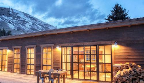 Two-Bedroom Holiday Home