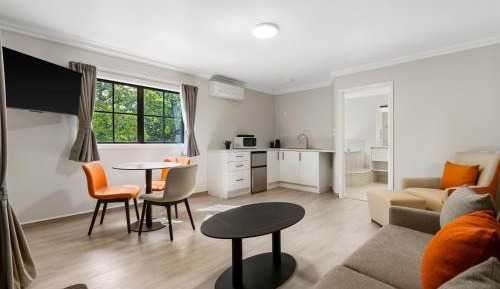 Suite with Hot Tub