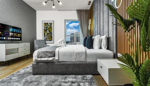 Four-Bedroom Luxury Apartment