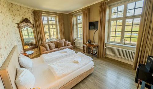 Junior Suite with Garden View