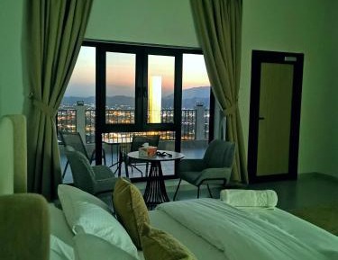 King Room with Mountain View