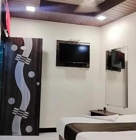 Deluxe Double Room (2 Adults + 1 Child)