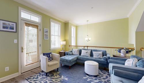 Five Bedroom Holiday Home